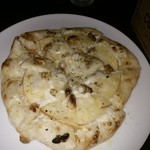 ファリーナ　フレスカ - ゴルゴンゾーラりんごくるみのピッツァ