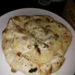 ファリーナ　フレスカ - ゴルゴンゾーラりんごくるみのピッツァ