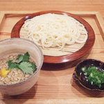 そばの実 一閑人 - 温汁うどん(1050円)