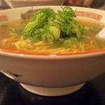 らーめん 紫龍 - 2018年3月　やや横から