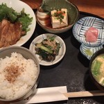 国産鶏もも照り焼 ¥1,000