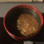 ハーフ&ハーフ（濃厚魚介豚骨、ビネガー） ¥800 のつけ汁（濃厚魚介豚骨）