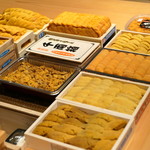 鮨 尚充 - ウニ勢揃い