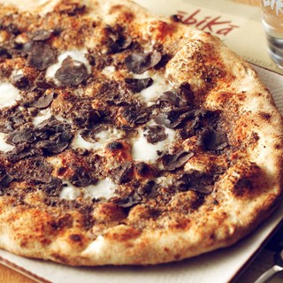 After all, you can't miss this! "Pizza Tartufo"