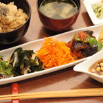 h SUMI-BIO - BIO野菜の五品盛り定食