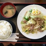 ビバーチェ食堂 - 豚の塩だれ野菜炒め定食(650円)※ごはん大盛り(無料)です