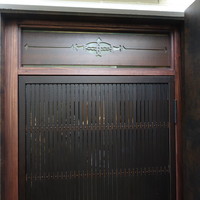 たでの葉 - ちょっと隠れ家的な扉の先にあお店はあります。