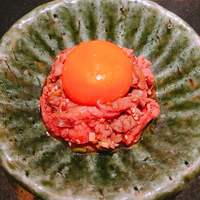 うしごろ 貫 恵比寿本店 - 極上赤身肉のたたきユッケ 1200円