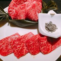 うしごろ 貫 恵比寿本店 - スネ肉の昆布じめ 2500円/ランプ タレ 1000円
