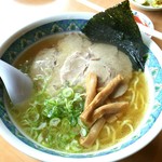 ラーメンめん丸 - 醤油ラーメン590円