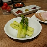 肉山 横浜 - アスパラ