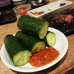 肉山 横浜 - キュウリ