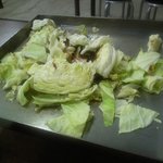 亀とん食堂 - 無造作に盛られた料理（笑）