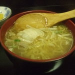 萬寿山 - 意外な鶏ダシの美味いミニラーメン