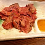日の出酒場 - 白レバーのたたき
