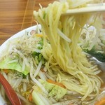 餃子の王将 - 麺はもちろん王将の中細中華麺(笑)