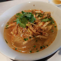 四川豆花飯荘 東京店 - 重慶よだれ鶏入りスープ麺