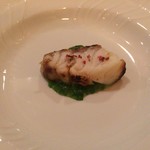 f - クエ オレンジを塗りながら炭火焼 下にはあおさ