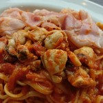 トラットリア グランボッカ - ベーコンの下から牡蠣～