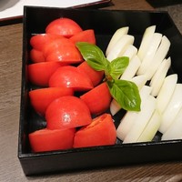 三田ばさら 本店 - すき焼きの具　トマトと玉ねぎ