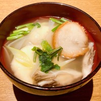 みちのく - 宮城 はっと汁 700円
                どんなものかというと、平たいすいとんと油麩が入ったけんちん汁のようなもの
