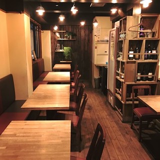 2フロアの広々とした店内！貸切利用も◎