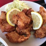 栄華飯店 - 鳥のからあげアップ