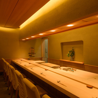 "A Space Designed with Only Authentic Materials: Simple Yet Elegant"