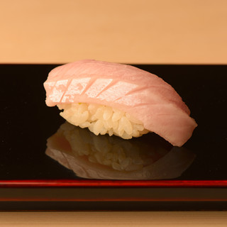 Taking advantage of the local area, "Noto-mae sushi" has evolved in a unique way