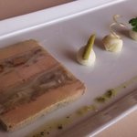 銀座 シェ・トモ - ２０１１年６月　コラーゲンたっぷりの豚足と豚耳のゼリー　テリーヌ・フォアグラのミルフィーユ仕立て