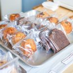 アカツキコーヒー - 店内　焼き菓子