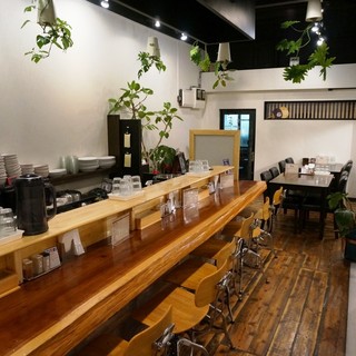 5 minutes walk from Saiin Station. Great for dining alone or with family or friends.