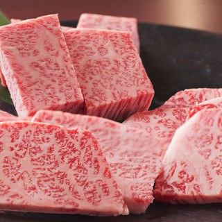 Yakiniku (Grilled meat) restaurant with carefully selected ingredients produced by producers