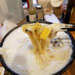 ろく月 - 中太ちぢれ麺