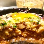 鉄板DINING O - お好み焼きの断層写真。かなりソフトな仕上がり。