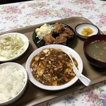 中国料理 金源 - 日替わりランチ 唐揚げ＋マーボ豆腐