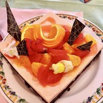 伊丹シティホテル - カムカムショコラ@アマゾンフルーツカムカムのムースとじゅんわりショコラジェノワーズ、チョコレートガナッシュをサンド