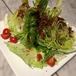 ピッツェリア チーロ - 丸ごとレタスのサラダ
            アンチョビソース