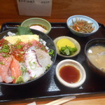 雄仙 - 海鮮丼