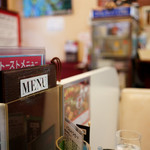 珈琲専門店 エース - タバコの香りも何故か心地良い。