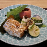 祇園 にし - 焼物　五島列島の太刀魚の塩焼き　湯葉の東寺巻き　柚子味噌添え　わさびの葉の下は金柑の甘露煮　のれそれポン酢。花わさびのおひたし　煮牡蠣