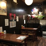 秋田の食堂 やまと - 店内テーブル席