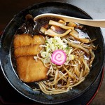 お食事処 夕張ラーメン - 夕張石炭くろラーメン(850円)です。