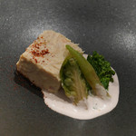 Takumi - 毛蟹のフラン、山菜のサラダ、胡桃のソース