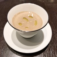 DINING & BAR TABLE 9 TOKYO - モリーユ茸とシャンピニオンクリームスープ
                     -ポテトのムースリーヌを添えて-