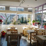 パティスリー ユーピユーピ - イートインスペース