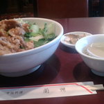 蘭州　肉丼（大盛り）横から見た