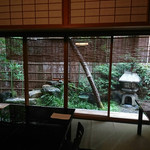 建仁寺 祇園 丸山 - 部屋から見える庭