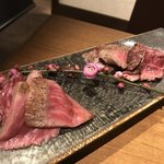 個室 肉割烹 KATANA - 愛知牛ステーキと熟成サガリステーキの食べ比べ