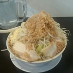 バカ増しの里 ジャンクラーメン じおん - 調味料、コショウが欲しい